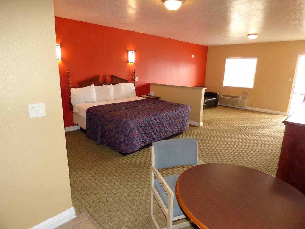 Economy Inn & Suites St. George Exteriör bild