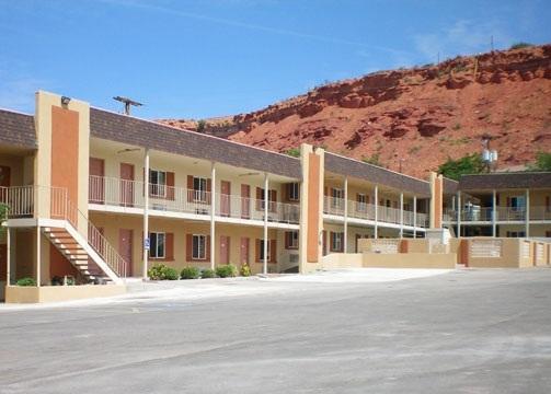 Economy Inn & Suites St. George Exteriör bild