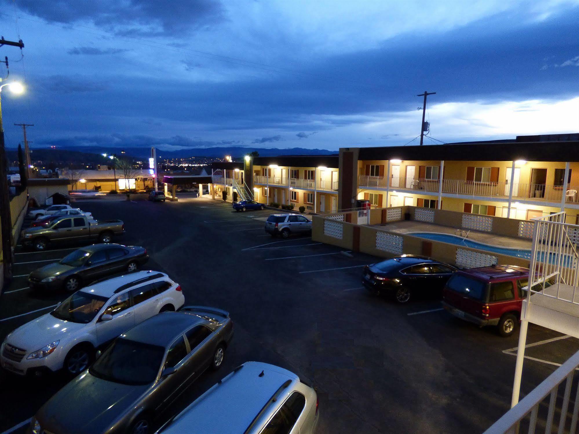 Economy Inn & Suites St. George Exteriör bild